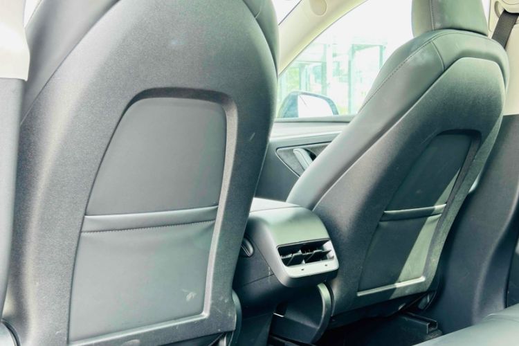 Used Tesla Model Y 2023 Long-Range All-Wheel-Drive Version
