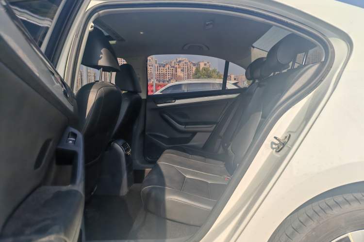 Used Volkswagen Sagitar 2017 230TSI Automatic Comfort Version