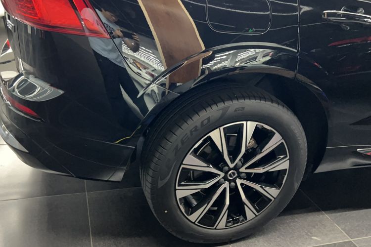 Used Volvo XC60 2024 B5 4x4 Smart Luxury Edition
