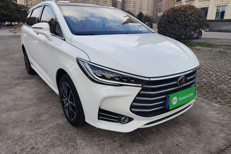 Used BYD Song MAX 2018 1.5T Automatic Smart Connect Elite Model with 6 Seats