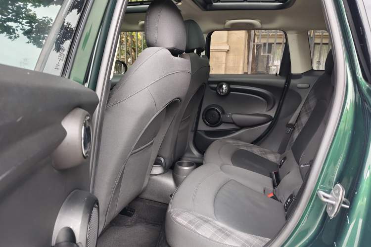 Used  MINI 2016 1.5T COOPER Five-Door Edition
