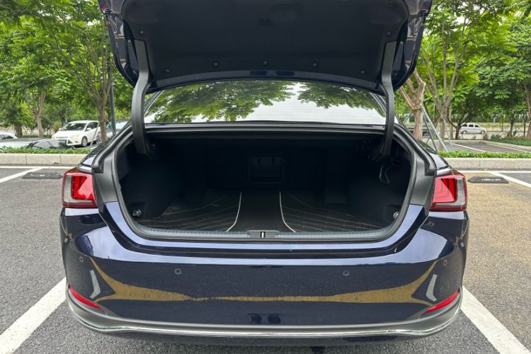 Used Lexus ES 2022 300h Excellence Edition
