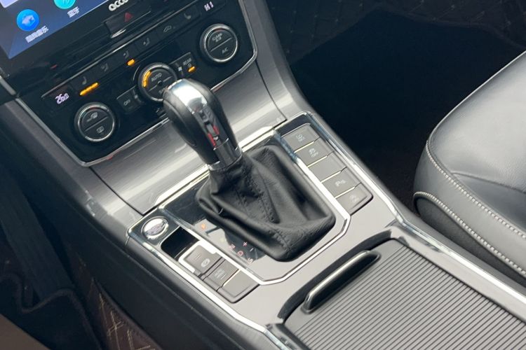 Used Volkswagen Passat 2017 330TSI DSG Luxury Edition
