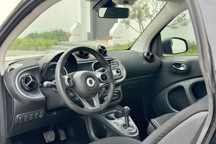 Used  fortwo 2015 1.0L 52 kW Hardtop Passion Edition
