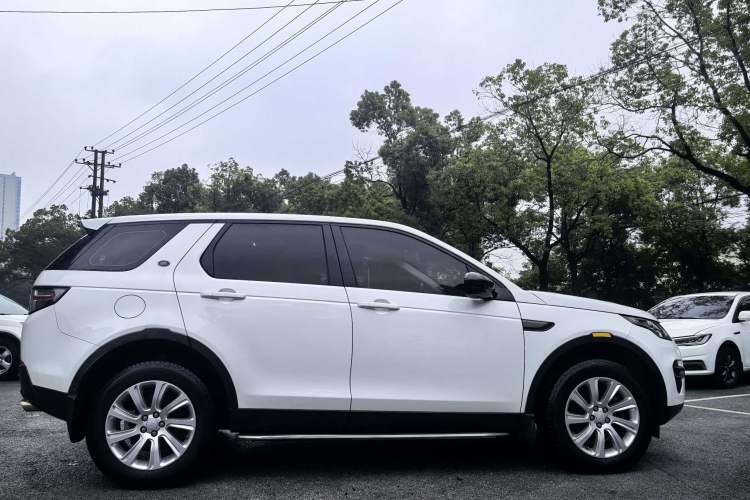 Used Land Rover Discovery Sport 2019 240 PS PURE Edition China V Standard
