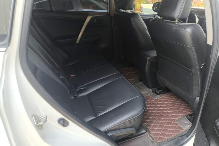 Used Toyota RAV4 2015 2.5L Automatic 4x4 Elite Edition
