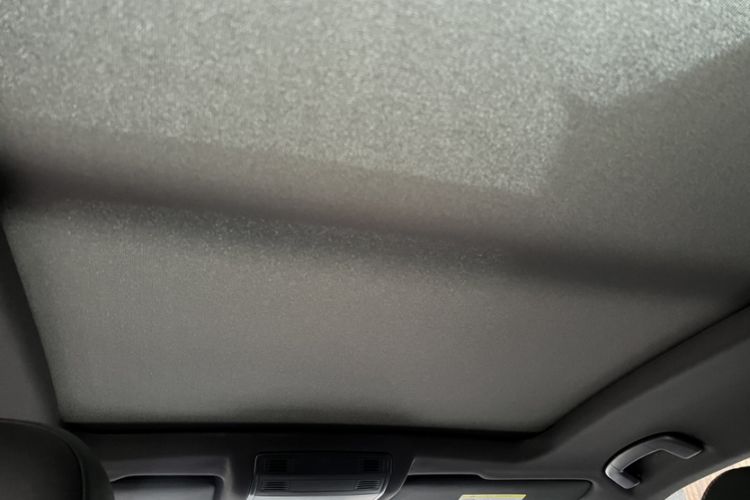 Used Volkswagen T-ROC 2023 300TSI DSG Two-Wheel-Drive Chen Guang Edition
