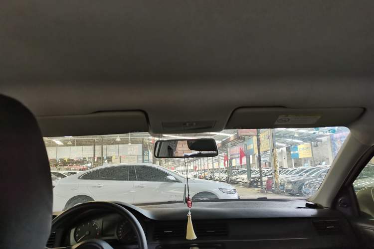 Used Volkswagen Santana 2016 1.6L Automatic Fashion Edition
