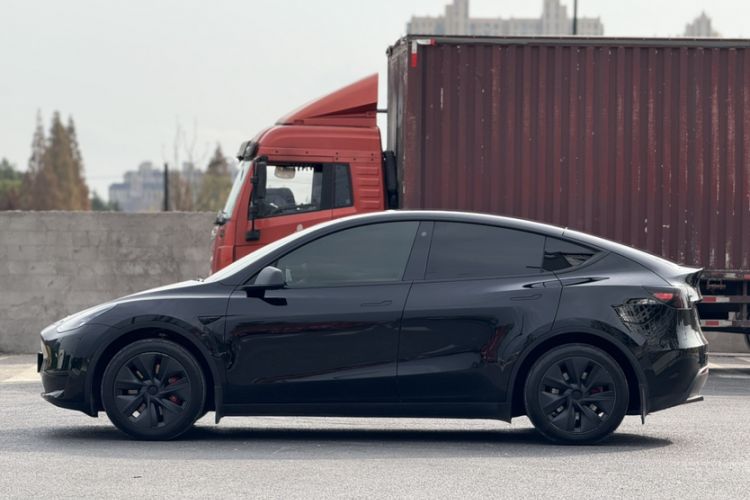 Used Tesla Model Y 2023 Rear-Wheel-Drive Version