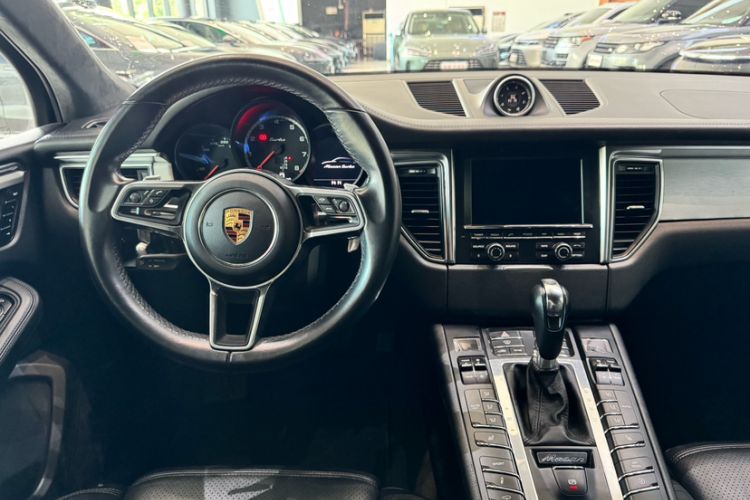 Used Porsche Macan 2016 Macan Turbo 3.6T
