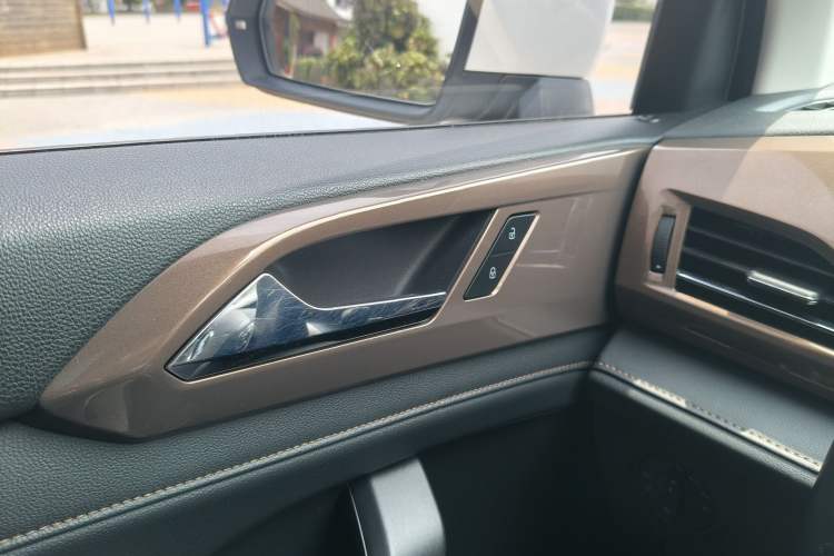 Used Volkswagen Tharu 2019 330TSI Four-Wheel Drive Luxury Edition China VI Standard
