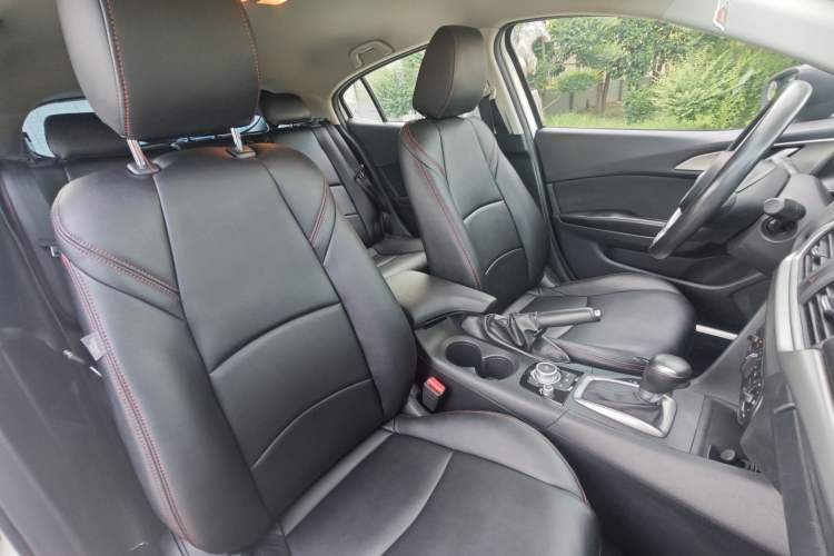 Used Mazda Mazda 3 Axela 2017 Hatchback 1.5L Automatic Comfort Model Emission Standard China V
