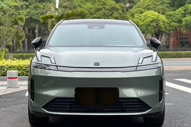 Used Lynk & Co 08 EM-P 2023 220km All-Wheel-Drive Performance Halo
