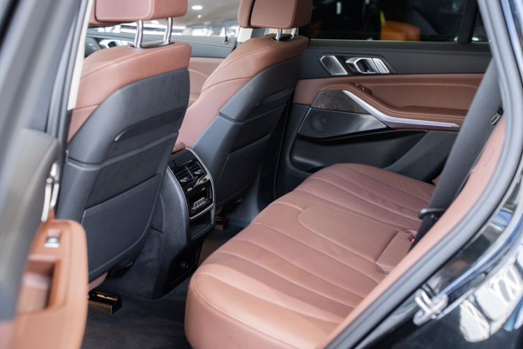 Used BMW X5 2021 xDrive40i Luxury Model with M Sport Package
