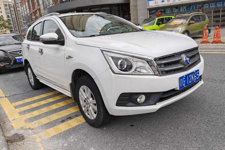 Used Venucia T70 2015 2.0L CVT Smart Edition
