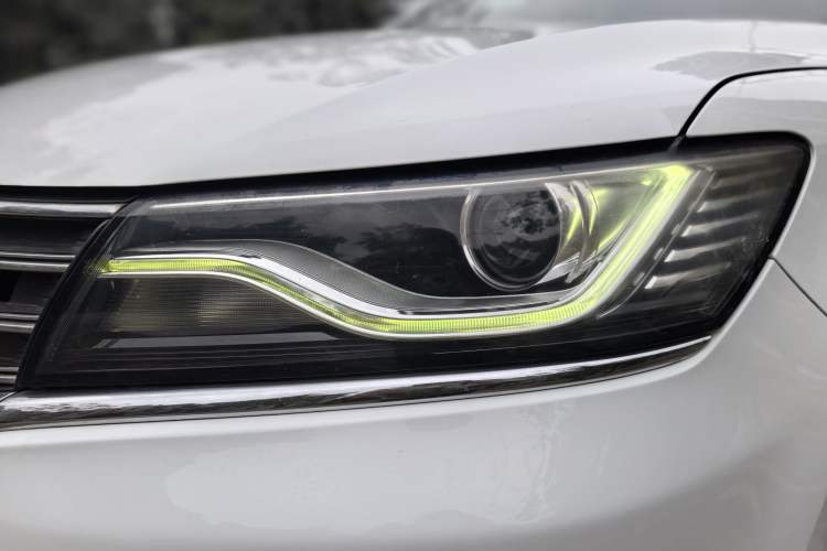 Used Roewe RX5 2016 20T Two-Wheel Drive Automatic Internet Smart Edition