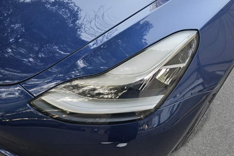 Used Tesla Model 3 2019 Long-Range All-Wheel-Drive Version
