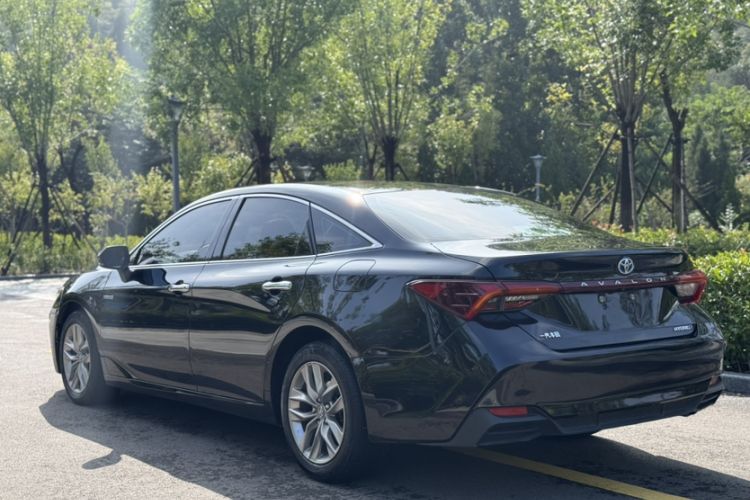 Used Toyota Avalon 2019 Dual-Engine 2.5L Luxury Edition China VI Standard
