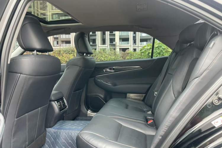 Used Toyota Crown 2015 2.0T Fashion Edition
