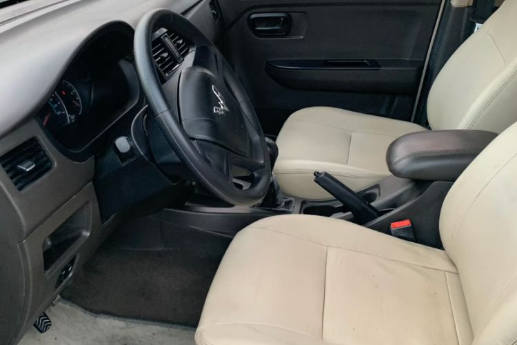 Used Wuling Rongguang V 2018 1.5L Standard Version
