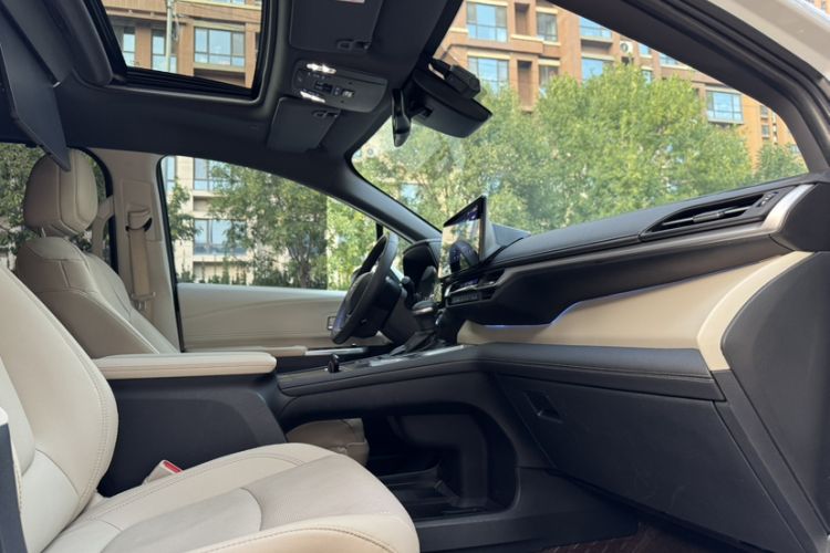 Used Toyota Sienna 2021 2.5L Hybrid Premium Edition
