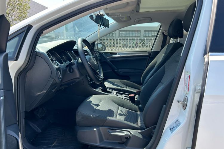 Used Volkswagen Golf 2018 230TSI Automatic Comfort Model
