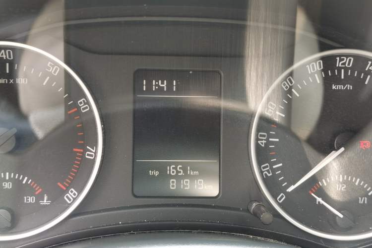 Used Skoda Octavia 2015 Classic Model 1.6L Automatic Elegance Edition
