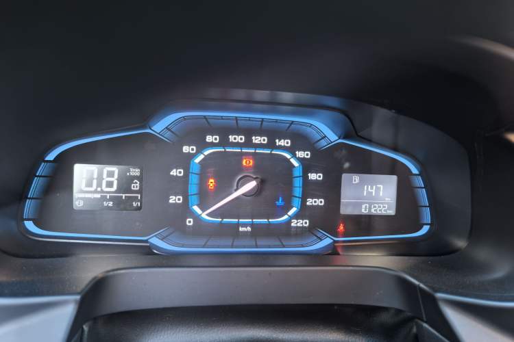 Used Roewe 360 2015 1.5L manual luxury edition
