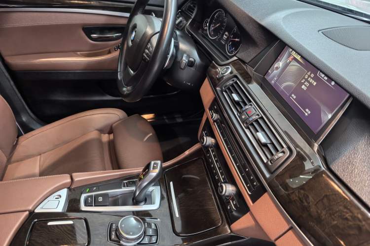 Used BMW 5 Series 2015 535Li Leading Model
