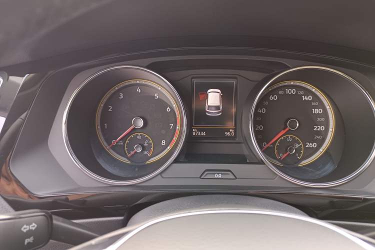 Used Volkswagen Tiguan L 2019 330TSI Automatic Two-Wheel Drive Panoramic Comfort Edition China VI Standard
