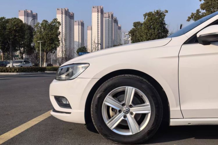 Used Volkswagen Lamando 2017 230TSI DSG Fashion Edition
