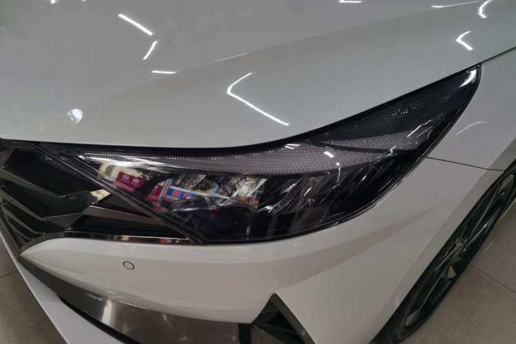 Used Hyundai Elantra 2022 1.5L CVT LUX Prestige Edition
