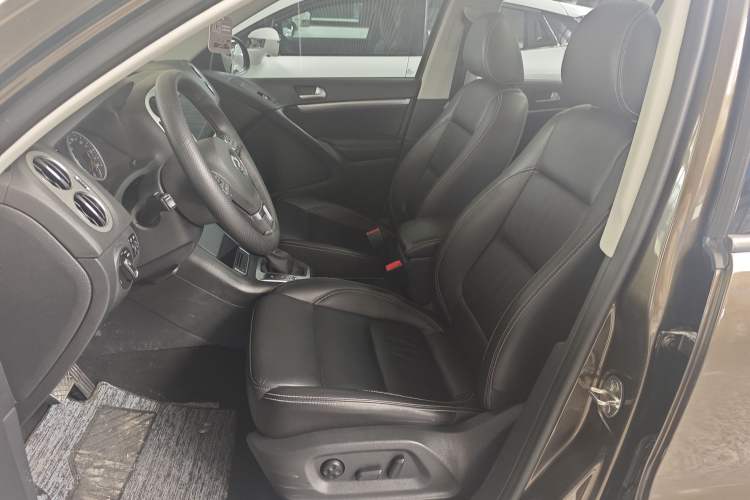 Used Volkswagen Tiguan 2017 300TSI Automatic Two-Wheel Drive Silk Road Comfort Edition
