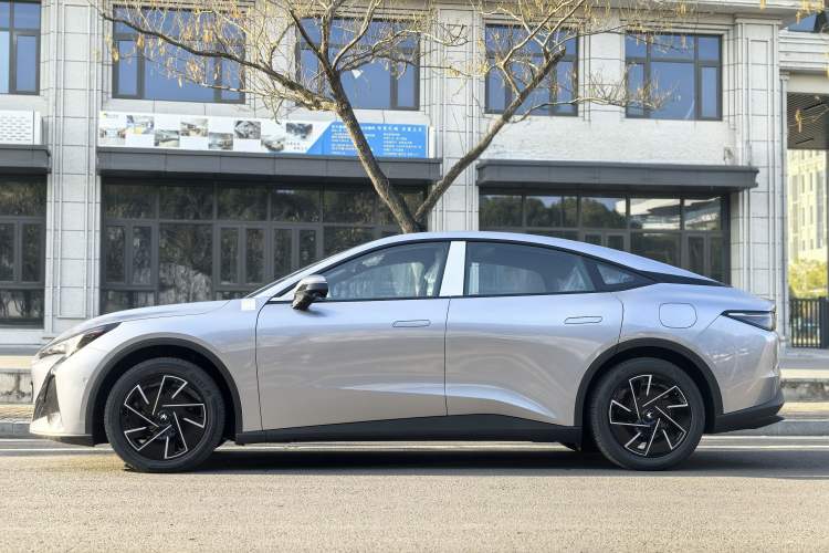 Used ARCFOX Alpha S5 