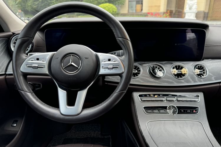 Used Mercedes-Benz GLC 2018 Facelifted GLC 260 4MATIC Dynamic Edition
