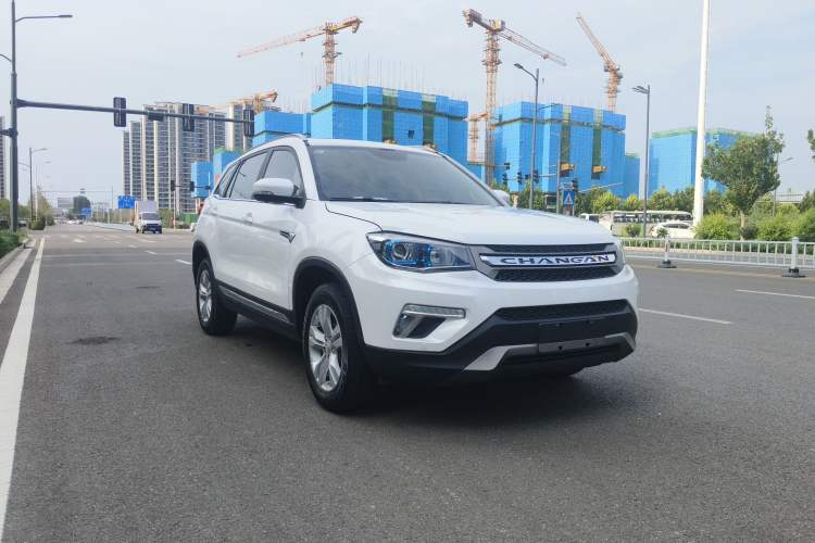 Used Changan CS75 2017 Shangkui Edition 1.5T Manual Fengxiang Model

