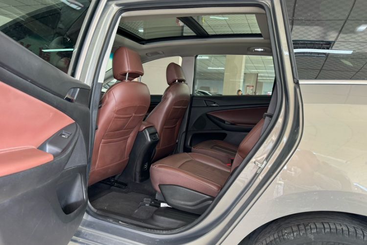 Used Buick GL6 2019 18T 6-Seater Connected Luxury Version China VI Standard
