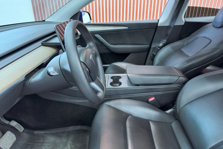 Used Tesla Model Y 2021 Long-Range All-Wheel-Drive Version