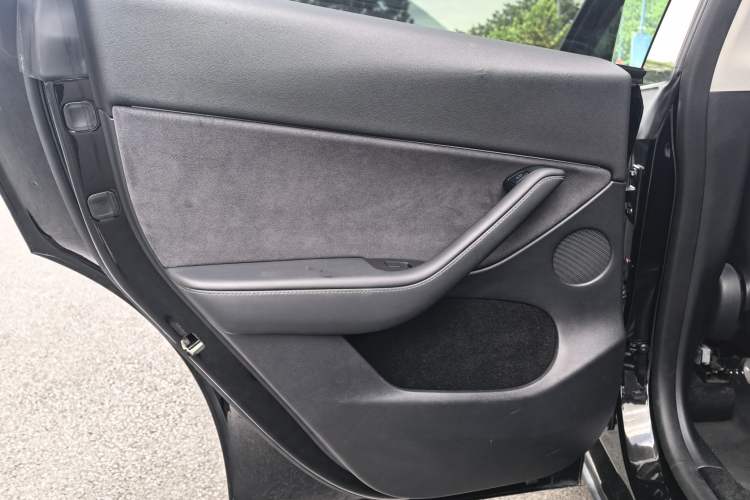 Used Tesla Model Y 2021 Long-Range All-Wheel-Drive Version
