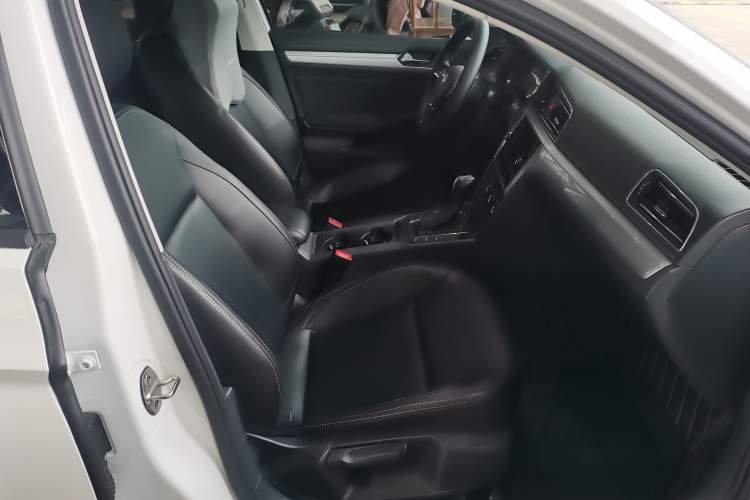 Used Volkswagen Lamando 2019 230TSI DSG Fashion Edition China VI