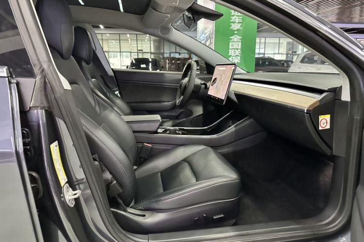 Used Tesla Model 3 2019 Long-Range All-Wheel-Drive Version
