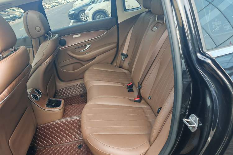 Used Mercedes-Benz E-Class 2023 E 260 L