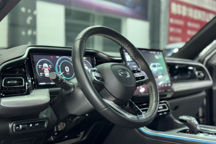 Used GAC Trumpchi GS8 2022 Flagship Series 2.0 TGDI Four-Wheel Drive Luxury Smart Connectivity Version (7 Seats)