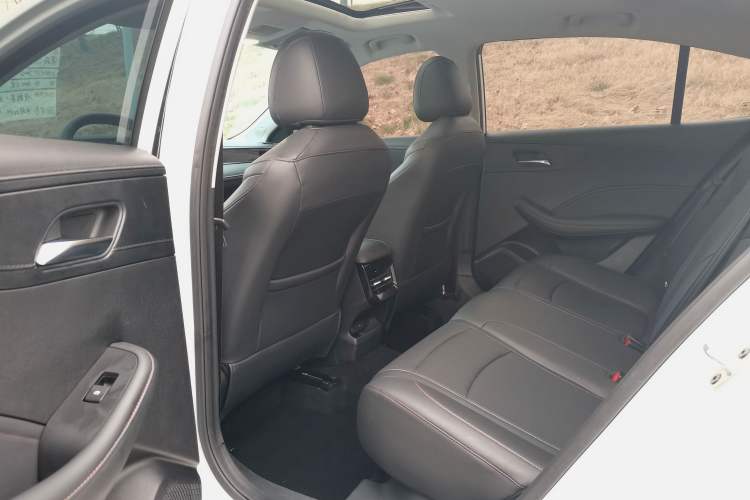 Used Roewe i5 2023 1.5L CVT Luxury Edition
