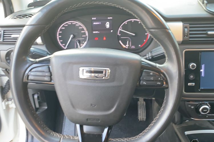 Used Qoros 3 2017 Urban SUV 1.6T Automatic Zhiyue Model
