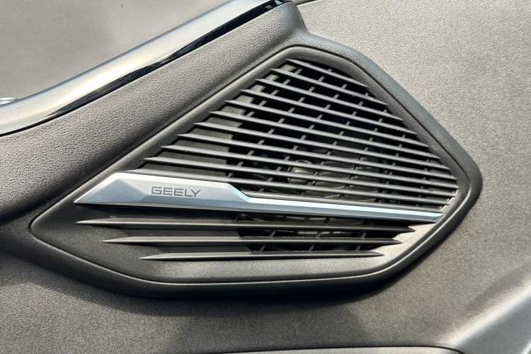 Used  L6 2025 EM-i 140km Starship Edition