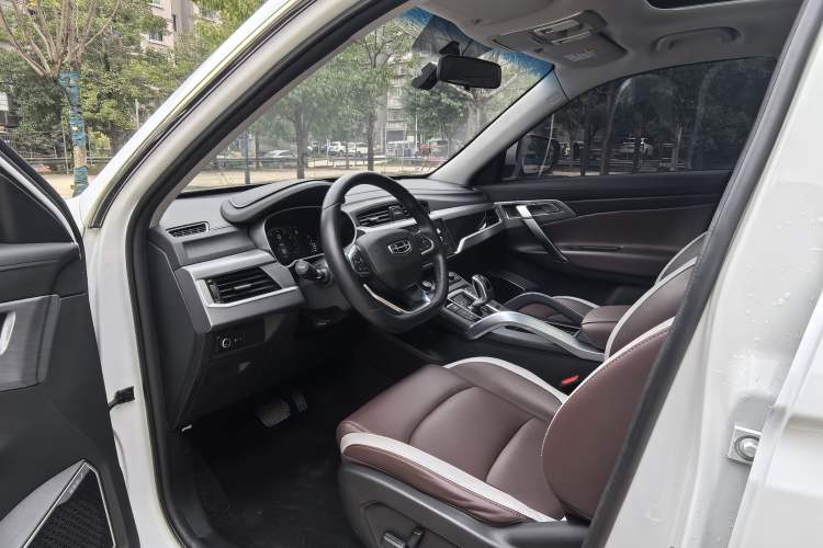 Used Geely Auto Emgrand X7 Sport 2022 1.8TD DCT Zhiya Trim