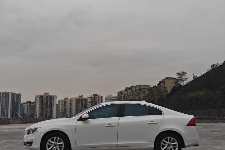 Used Volvo S60 2017 S60L T3 Smart Upgrade Edition
