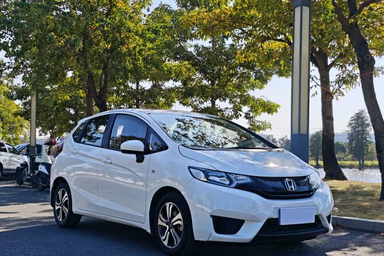Used Honda Fit 2016 1.5L LXS CVT Comfort Sunroof Version
