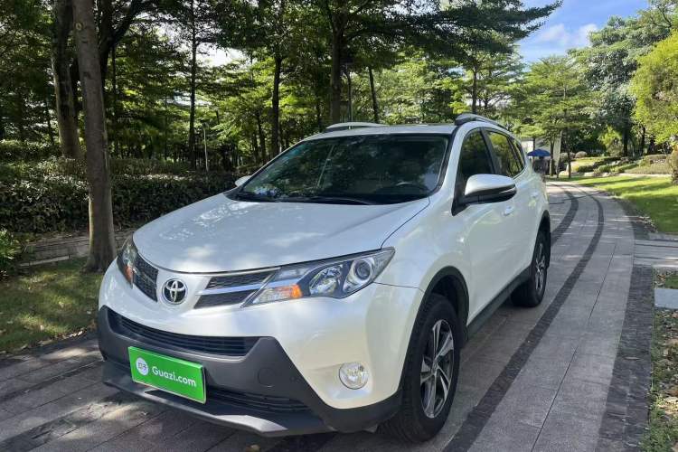 Used Toyota RAV4 2015 2.0L CVT Two-Wheel Drive Fashion Edition